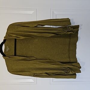 Green cardigan with pockets
